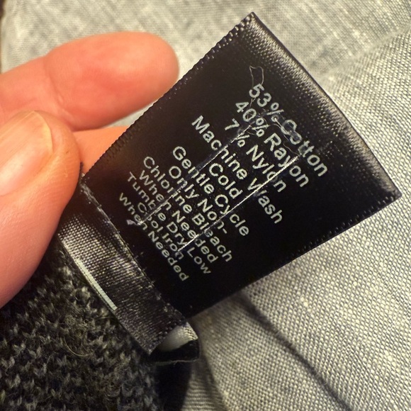 Ann Taylor ladies, long sleeve cardigan excellent condition small dry cleaned - Picture 11 of 11